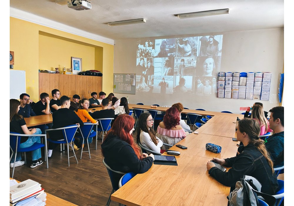 Cena René: Na gymnáziu v Lučenci študenti videli dokument Žena novej doby od Anny Gruskovej  - 0