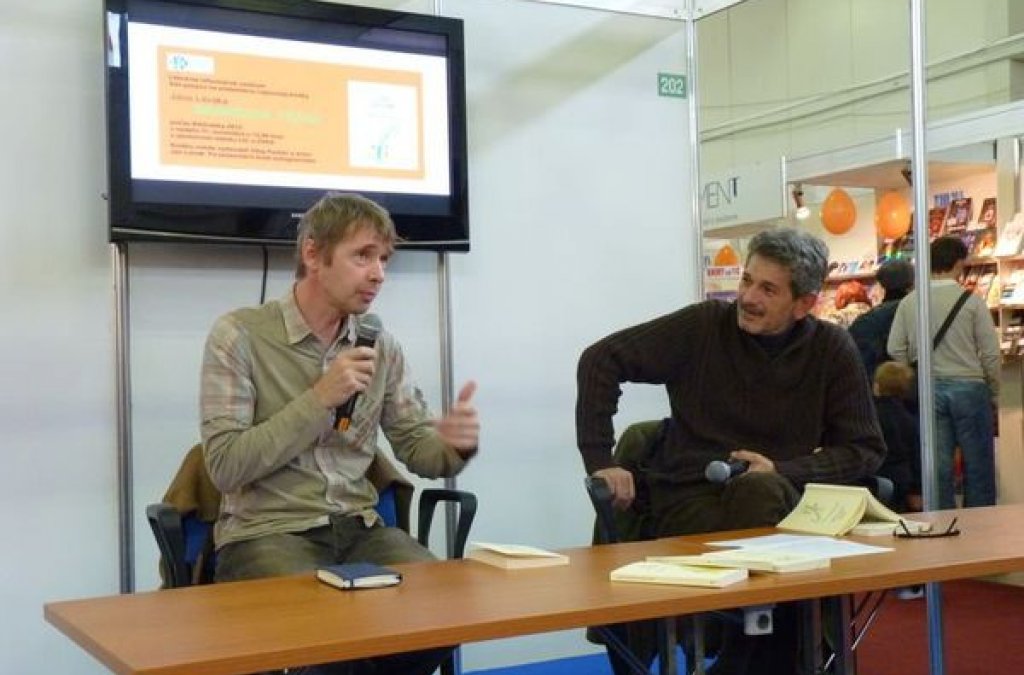 Básnik Ján Litvák predstavil zbierku Oranžová tráva